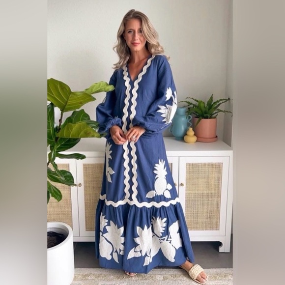 FARM Rio Dresses & Skirts - Farm Rio embroidered flounce maxi 2x